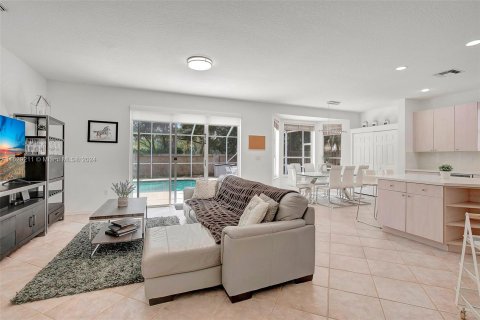 Villa ou maison à vendre à Pembroke Pines, Floride: 4 chambres, 305.09 m2 № 1289315 - photo 6