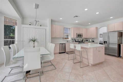 Villa ou maison à vendre à Pembroke Pines, Floride: 4 chambres, 305.09 m2 № 1289315 - photo 11