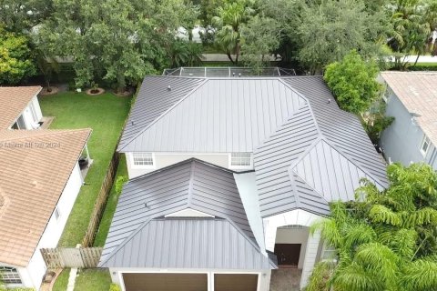 Villa ou maison à vendre à Pembroke Pines, Floride: 4 chambres, 305.09 m2 № 1289315 - photo 2