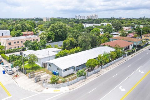 Propiedad comercial en venta en Miami, Florida, 273.41 m2 № 1309897 - foto 4