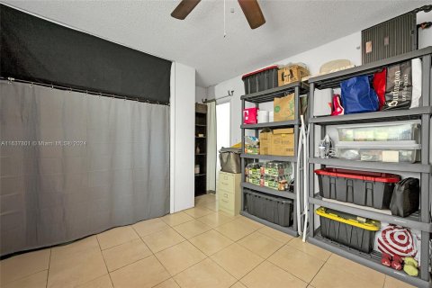 Propiedad comercial en venta en Miami, Florida, 273.41 m2 № 1309897 - foto 25