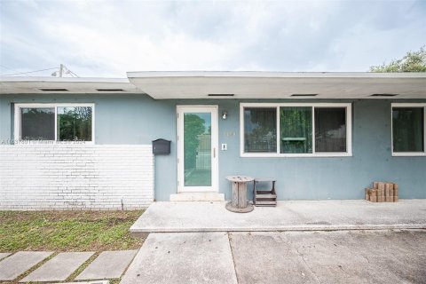 Immobilier commercial à vendre à Miami, Floride: 273.41 m2 № 1309897 - photo 10