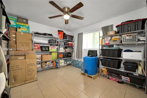 Commercial property in Miami, Florida 273.41 sq.m. № 1309897 - photo 24