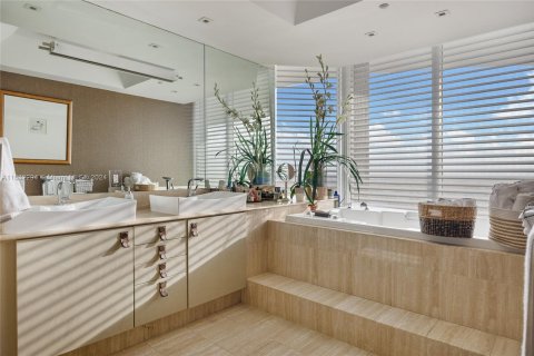 Condo in Aventura, Florida, 3 bedrooms  № 1293622 - photo 17