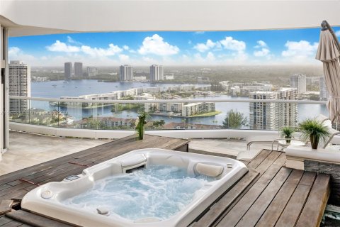 Condo in Aventura, Florida, 3 bedrooms  № 1293622 - photo 1