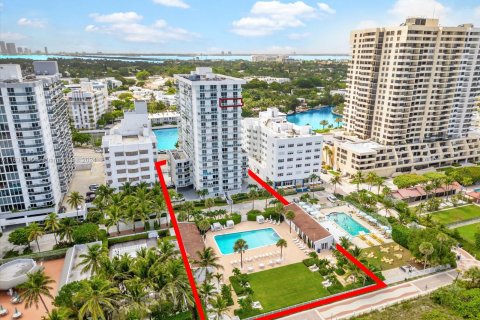 Condominio en venta en Miami Beach, Florida, 2 dormitorios, 129.04 m2 № 1294722 - foto 2