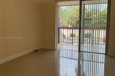 Condominio en venta en Hallandale Beach, Florida, 2 dormitorios, 111.48 m2 № 936153 - foto 3