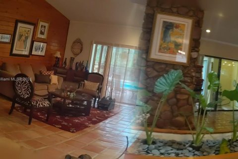 Casa en venta en Miami, Florida, 5 dormitorios, 322.65 m2 № 1378873 - foto 18