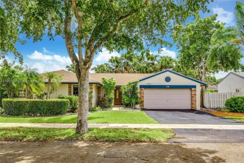 Villa ou maison à vendre à Davie, Floride: 4 chambres, 177.26 m2 № 1378829 - photo 1