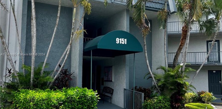 Condo in Tamarac, Florida, 2 bedrooms  № 1378918