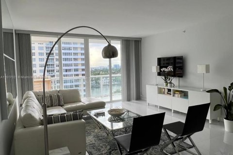 Condominio en venta en Miami Beach, Florida, 1 dormitorio, 89.19 m2 № 1238668 - foto 1