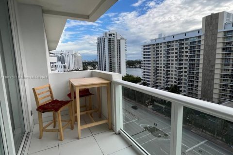 Condominio en venta en Miami Beach, Florida, 1 dormitorio, 89.19 m2 № 1238668 - foto 10