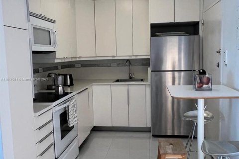 Condo in Miami Beach, Florida, 1 bedroom  № 1238668 - photo 5