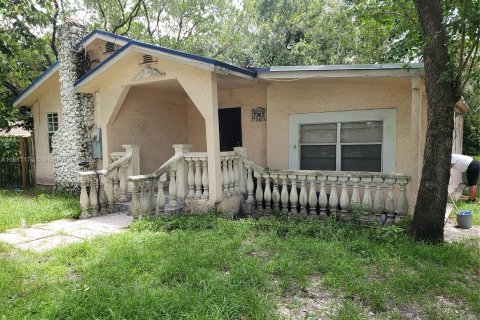 House in Miami, Florida 2 bedrooms, 93.37 sq.m. № 1238614 - photo 5