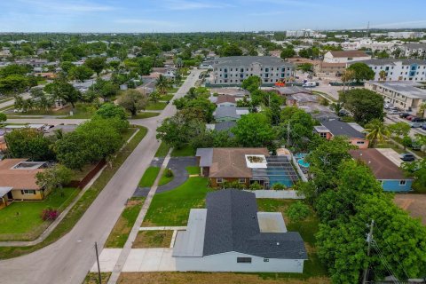 House in Fort Lauderdale, Florida 4 bedrooms, 163.51 sq.m. № 1225812 - photo 10