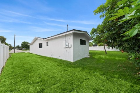 Villa ou maison à vendre à Fort Lauderdale, Floride: 4 chambres, 163.51 m2 № 1225812 - photo 11