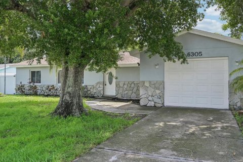 House in Apollo Beach, Florida 3 bedrooms, 151.71 sq.m. № 1344221 - photo 2