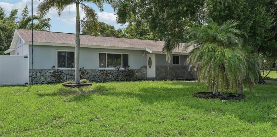 House in Apollo Beach, Florida 3 bedrooms, 151.71 sq.m. № 1344221