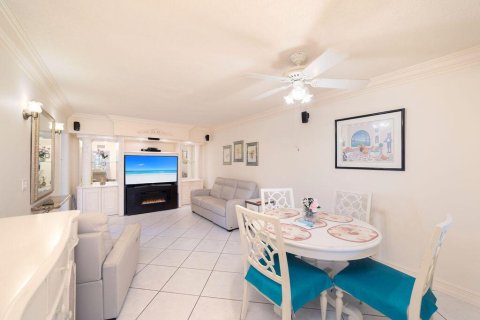 Condo in Boca Raton, Florida, 1 bedroom  № 1209214 - photo 24