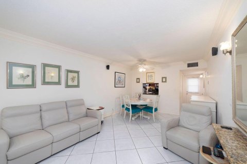 Condo in Boca Raton, Florida, 1 bedroom  № 1209214 - photo 23