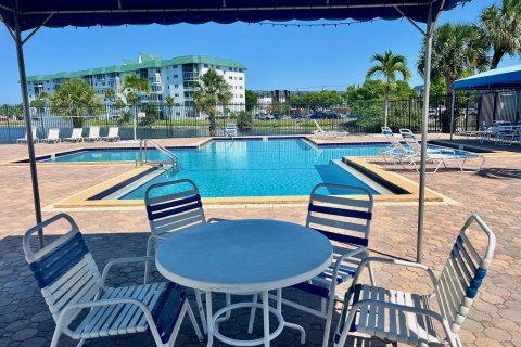 Condo in Lauderhill, Florida, 1 bedroom  № 1209218 - photo 5