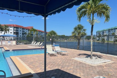 Condo in Lauderhill, Florida, 1 bedroom  № 1209218 - photo 2