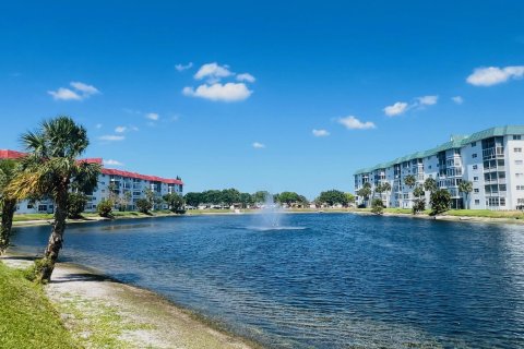 Condo in Lauderhill, Florida, 1 bedroom  № 1209218 - photo 1