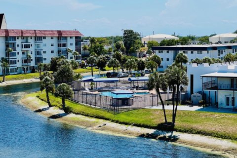 Condominio en venta en Lauderhill, Florida, 1 dormitorio, 85.47 m2 № 1209218 - foto 12