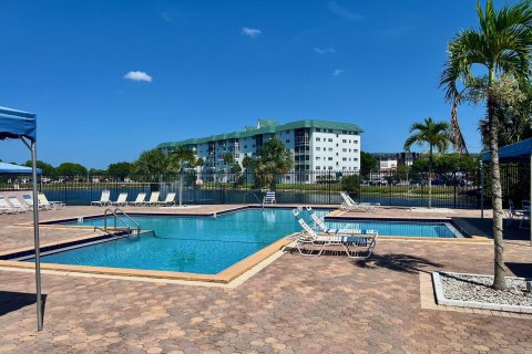 Condominio en venta en Lauderhill, Florida, 1 dormitorio, 85.47 m2 № 1209218 - foto 3