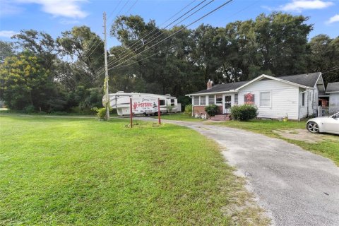 Propiedad comercial en venta en DeLand, Florida, 135.82 m2 № 1392682 - foto 1