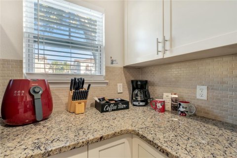 Townhouse in Kissimmee, Florida 4 bedrooms, 157.38 sq.m. № 1339027 - photo 17