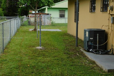 Villa ou maison à louer à Miami, Floride: 4 chambres, 127.74 m2 № 1358590 - photo 4