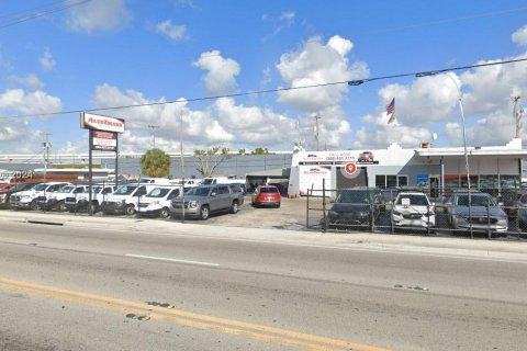 Propiedad comercial en venta en Miami, Florida № 1269343 - foto 2