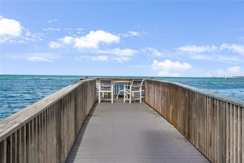 Condo in Sarasota, Florida, 2 bedrooms  № 646910 - photo 22