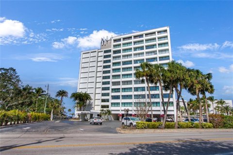 Condo in Sarasota, Florida, 2 bedrooms  № 646910 - photo 24