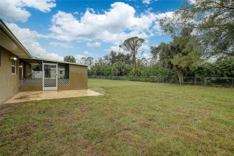 House in Port Charlotte, Florida 3 bedrooms, 111.11 sq.m. № 1249119 - photo 28