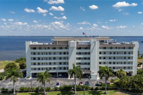 Copropriété à vendre à Punta Gorda, Floride: 2 chambres, 97.36 m2 № 1249120 - photo 2