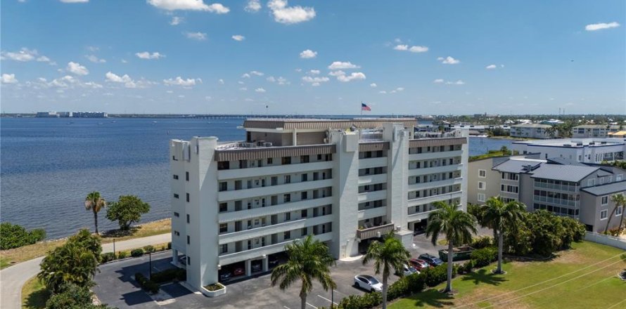 Condo à Punta Gorda, Floride, 2 chambres  № 1249120