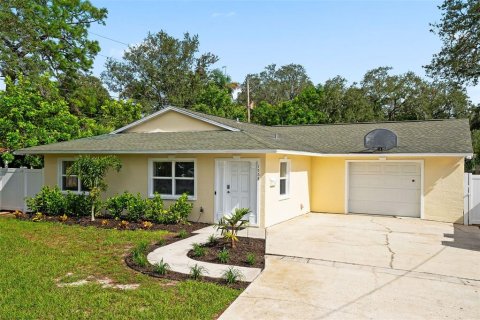 House in Clearwater, Florida 4 bedrooms, 193.33 sq.m. № 1344127 - photo 4