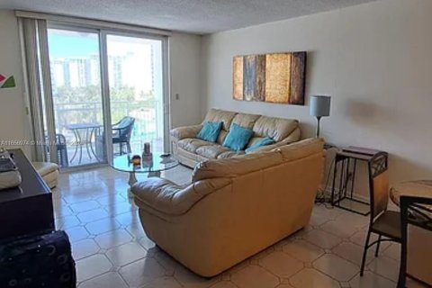 Condo in Hallandale Beach, Florida, 1 bedroom  № 1357280 - photo 5