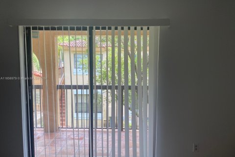 Condo in Hialeah, Florida, 3 bedrooms  № 1357283 - photo 6