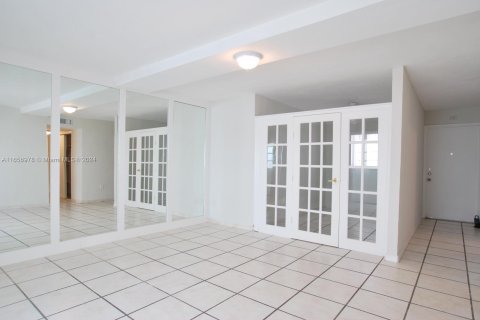 Condominio en alquiler en Miami Beach, Florida, 1 dormitorio, 72.46 m2 № 1357282 - foto 8