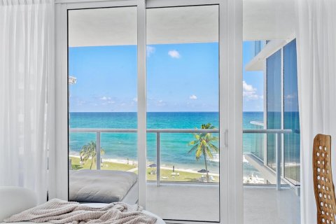 Condo in Palm Beach, Florida, 3 bedrooms in 3550 SOUTH OCEAN  № 284244 - photo 21