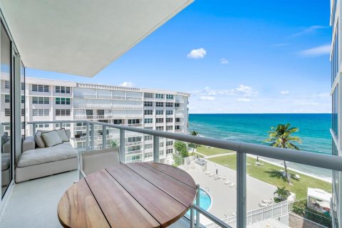 Condo in Palm Beach, Florida, 3 bedrooms in 3550 SOUTH OCEAN  № 284244 - photo 5
