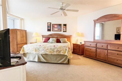 Condo in Hutchinson Island South, Florida, 2 bedrooms  № 1370113 - photo 12