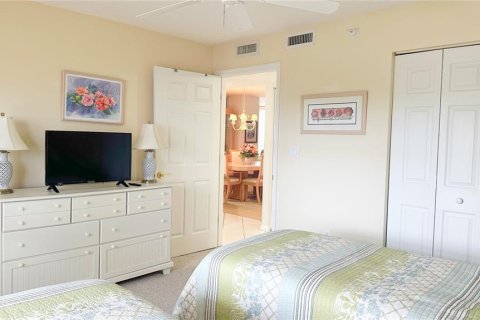 Condo in Hutchinson Island South, Florida, 2 bedrooms  № 1370113 - photo 17