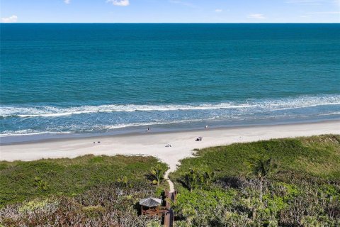 Condo in Hutchinson Island South, Florida, 2 bedrooms  № 1370113 - photo 25