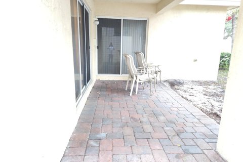 House in West Palm Beach, Florida 3 bedrooms, 199.93 sq.m. № 892146 - photo 2