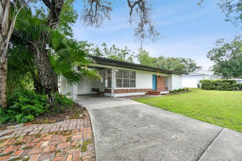 House in Tampa, Florida 3 bedrooms, 137.4 sq.m. № 1356602 - photo 2