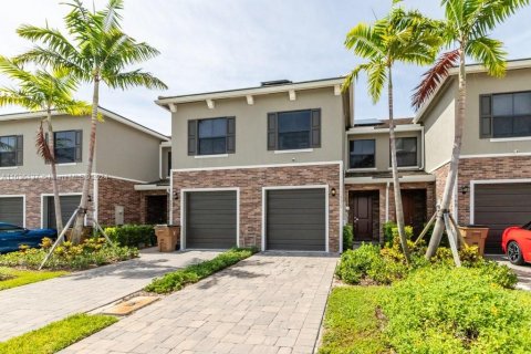 Adosado en venta en Deerfield Beach, Florida, 3 dormitorios, 144.37 m2 № 1305921 - foto 2